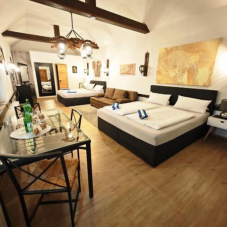 Pension Riverside In Leverkusen Hitdorf Am Rhein - Zentral An Der A1 Und 59 Dış mekan fotoğraf