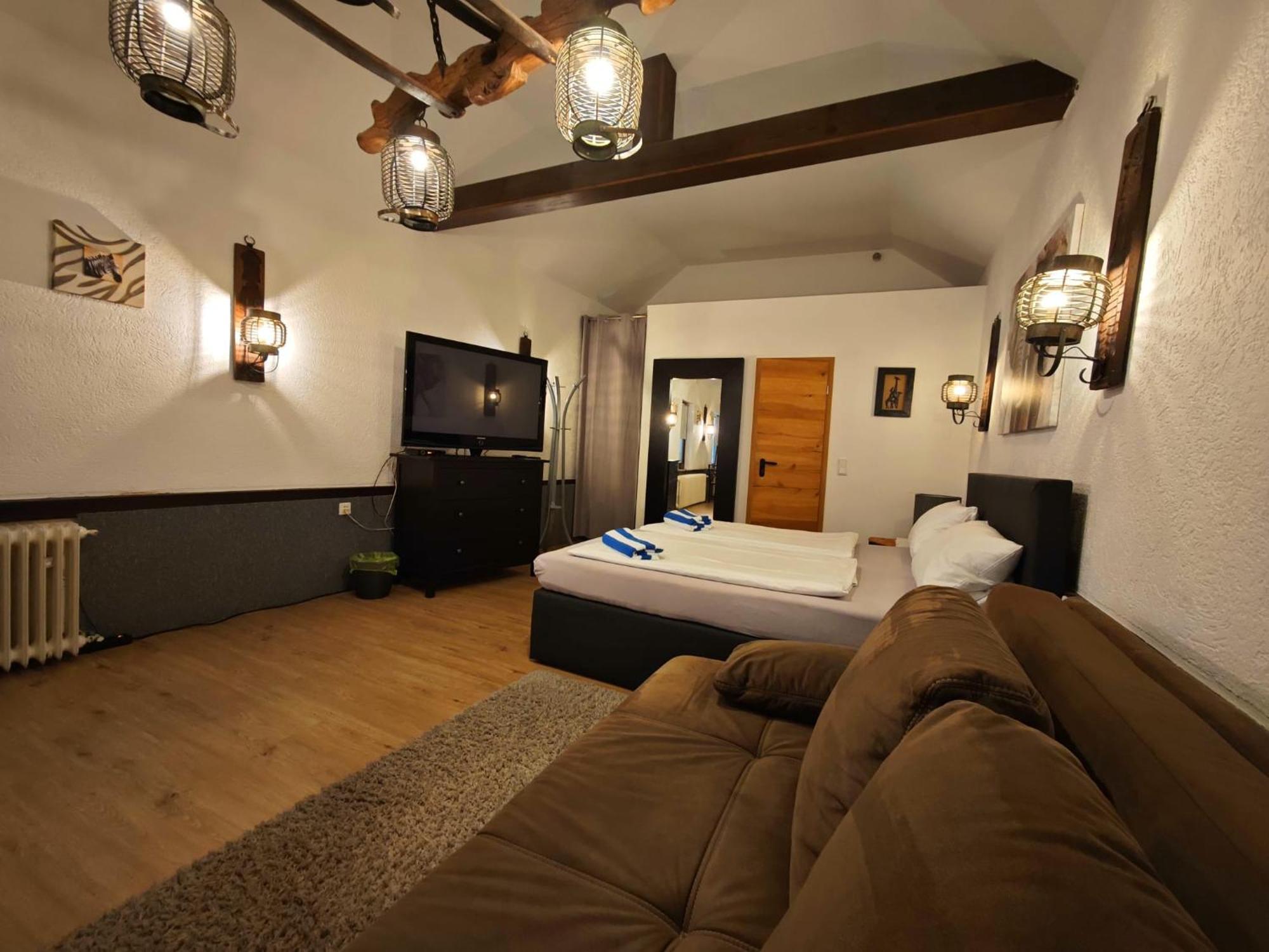 Pension Riverside In Leverkusen Hitdorf Am Rhein - Zentral An Der A1 Und 59 Dış mekan fotoğraf