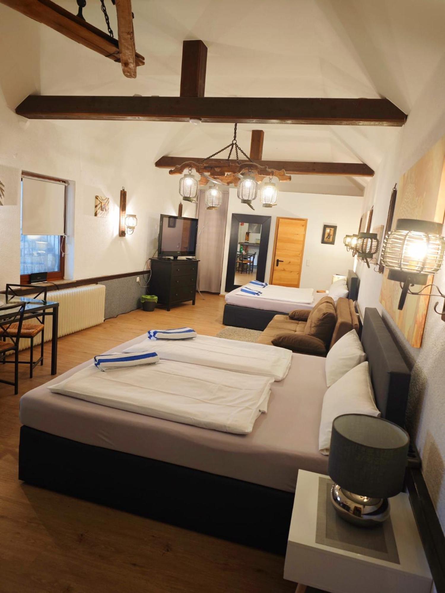 Pension Riverside In Leverkusen Hitdorf Am Rhein - Zentral An Der A1 Und 59 Dış mekan fotoğraf