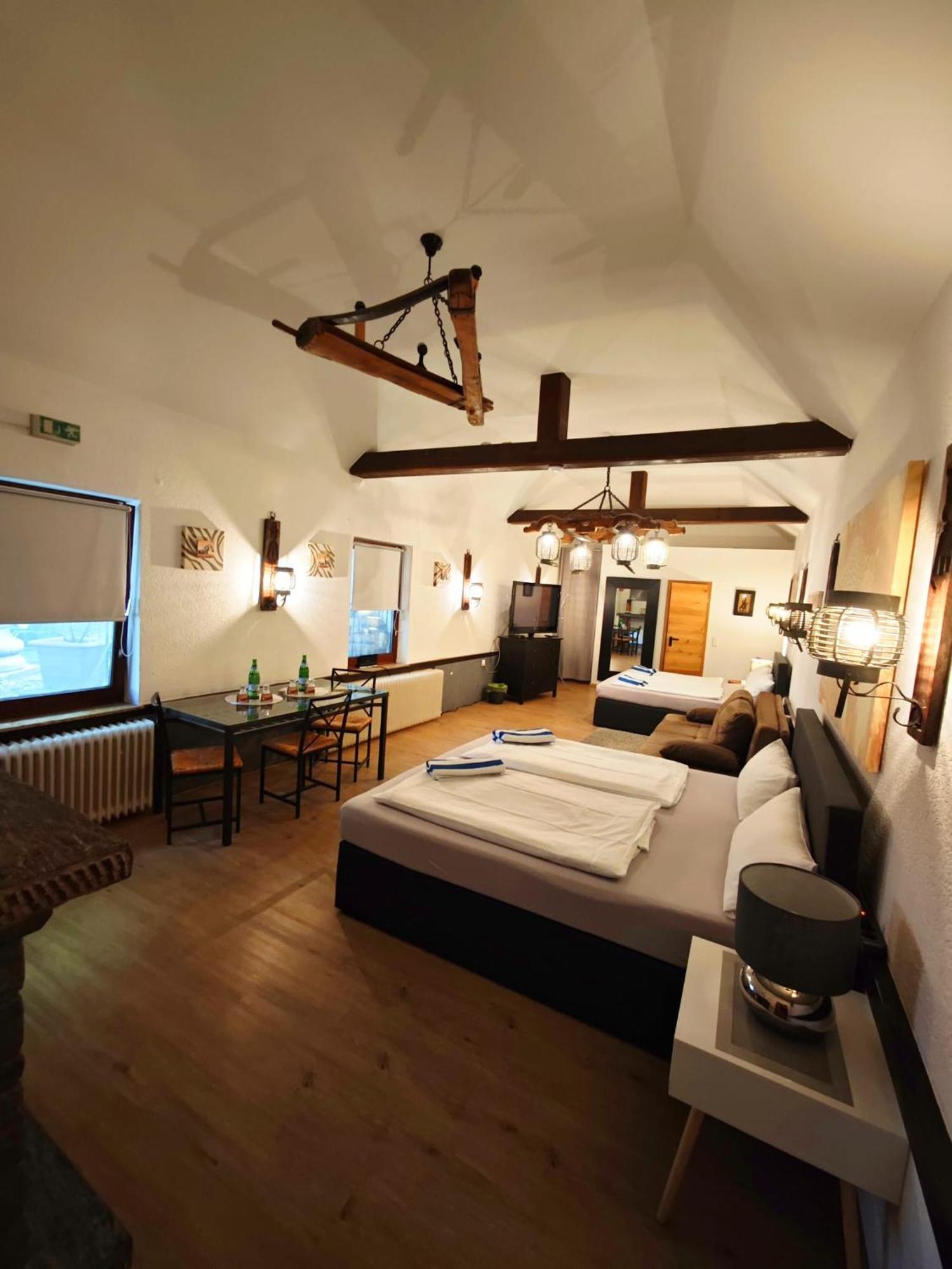 Pension Riverside In Leverkusen Hitdorf Am Rhein - Zentral An Der A1 Und 59 Dış mekan fotoğraf