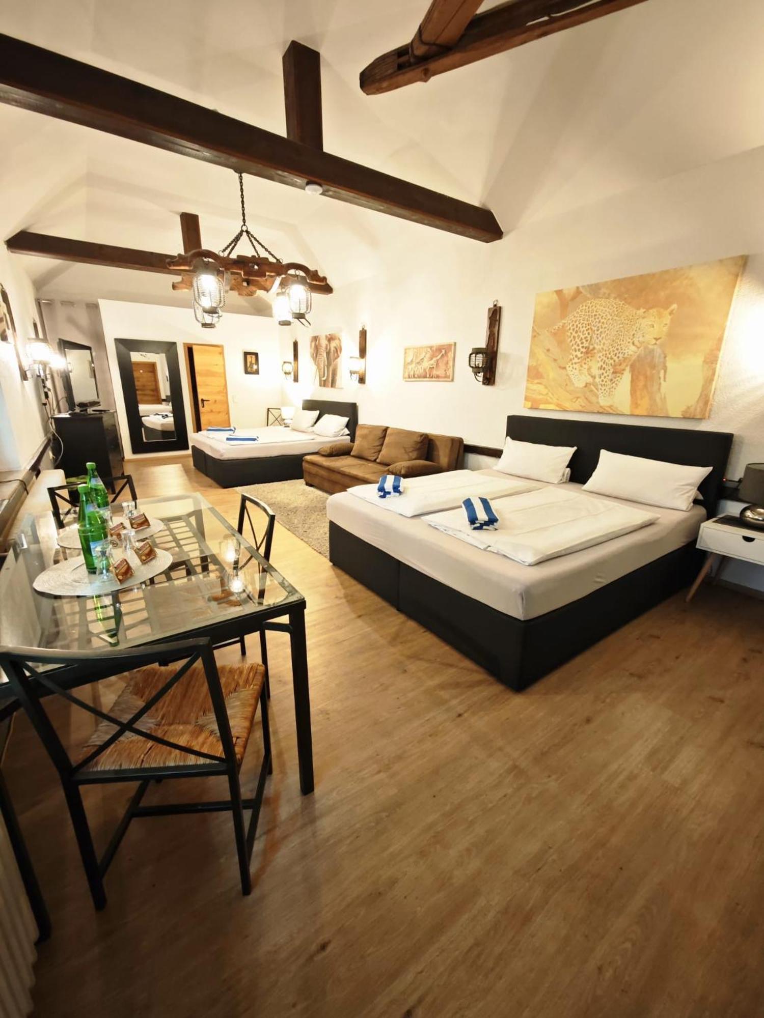 Pension Riverside In Leverkusen Hitdorf Am Rhein - Zentral An Der A1 Und 59 Dış mekan fotoğraf