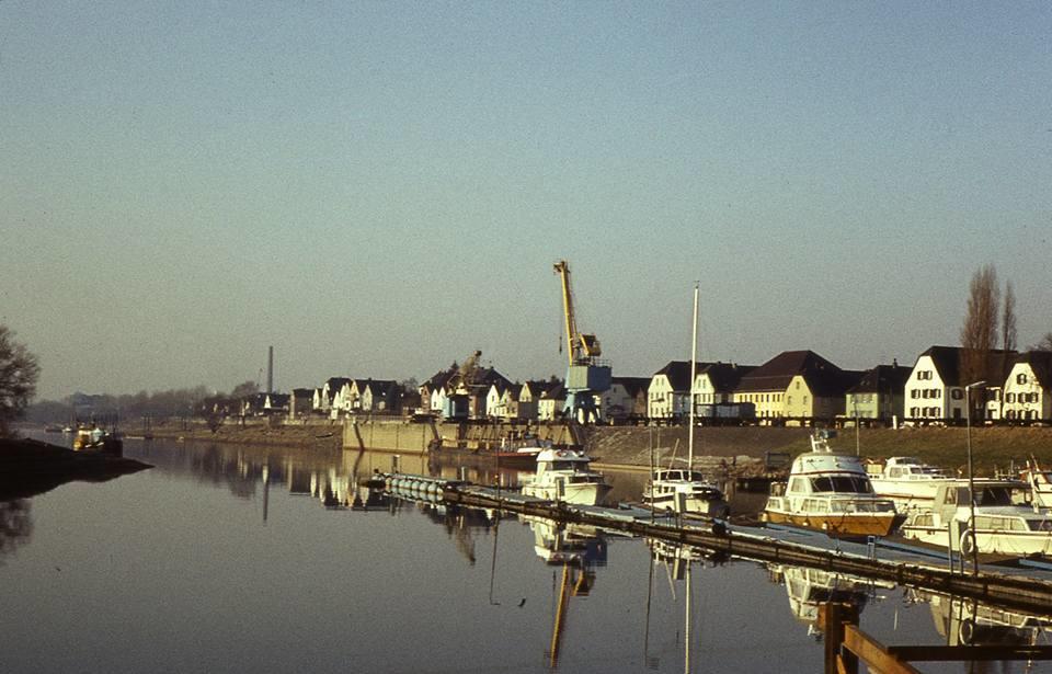 Pension Riverside In Leverkusen Hitdorf Am Rhein - Zentral An Der A1 Und 59 Dış mekan fotoğraf