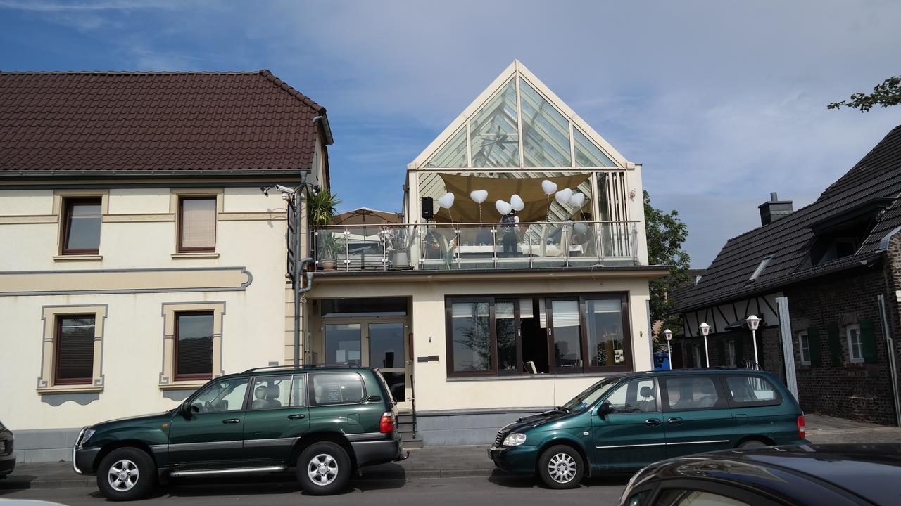Pension Riverside In Leverkusen Hitdorf Am Rhein - Zentral An Der A1 Und 59 Dış mekan fotoğraf