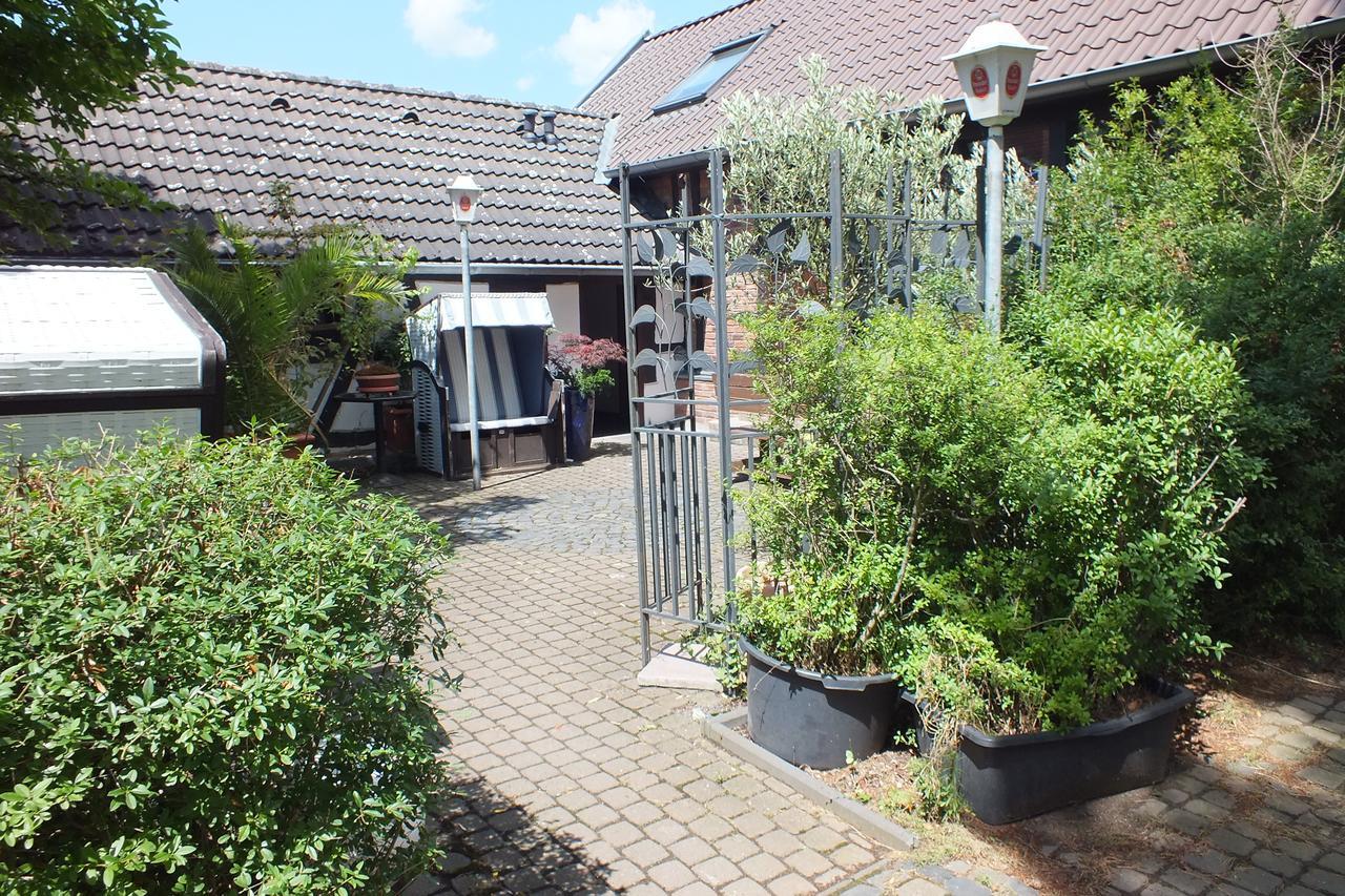 Pension Riverside In Leverkusen Hitdorf Am Rhein - Zentral An Der A1 Und 59 Dış mekan fotoğraf