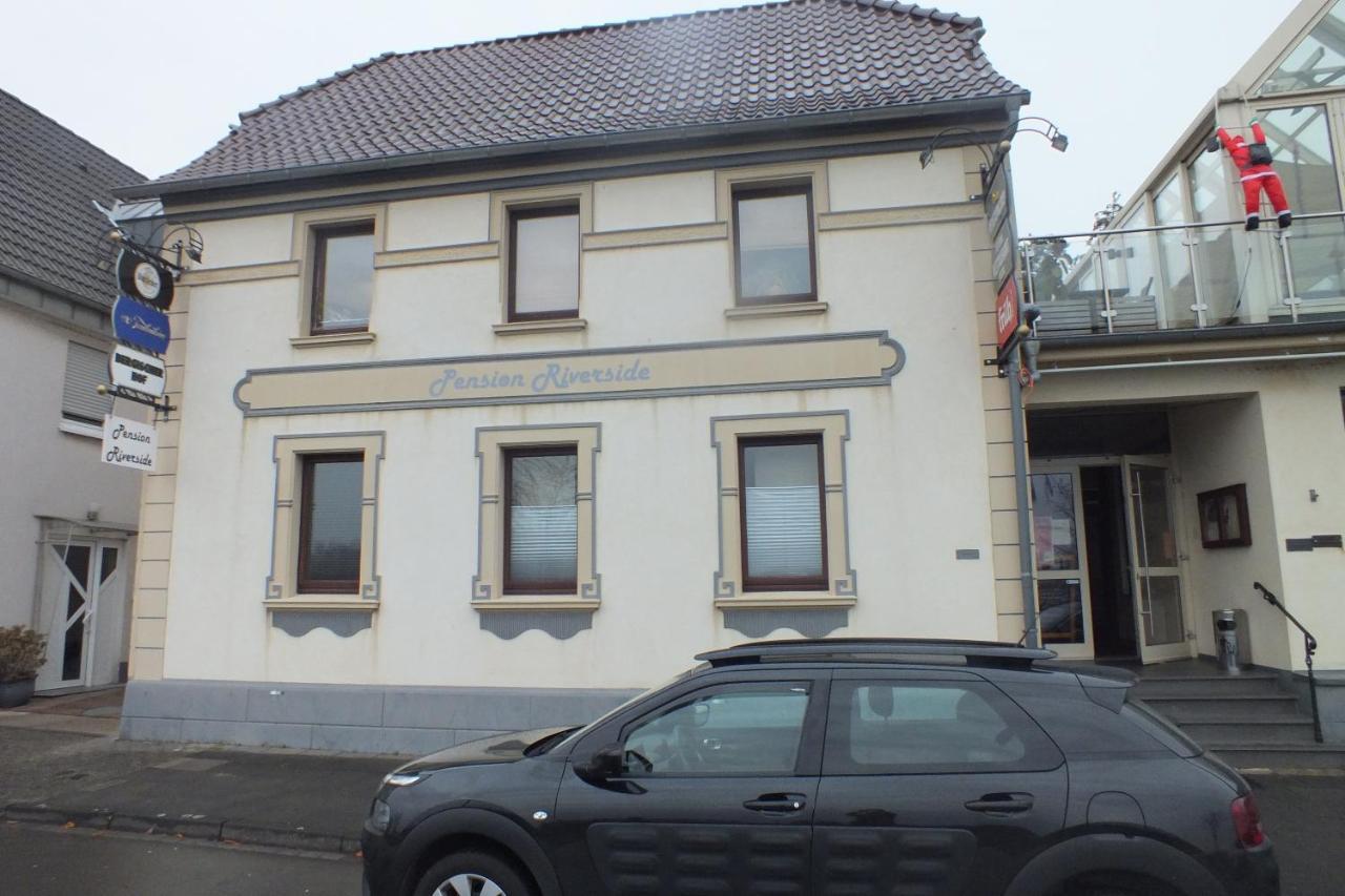 Pension Riverside In Leverkusen Hitdorf Am Rhein - Zentral An Der A1 Und 59 Dış mekan fotoğraf